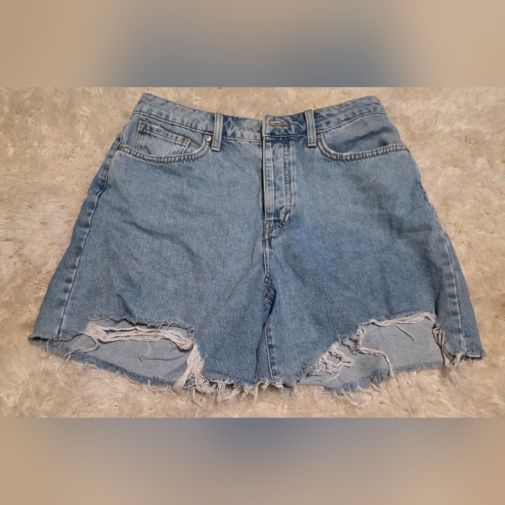 Forever 21 Premium Light Wash Blue Distressed Jean Shorts Sz. 29